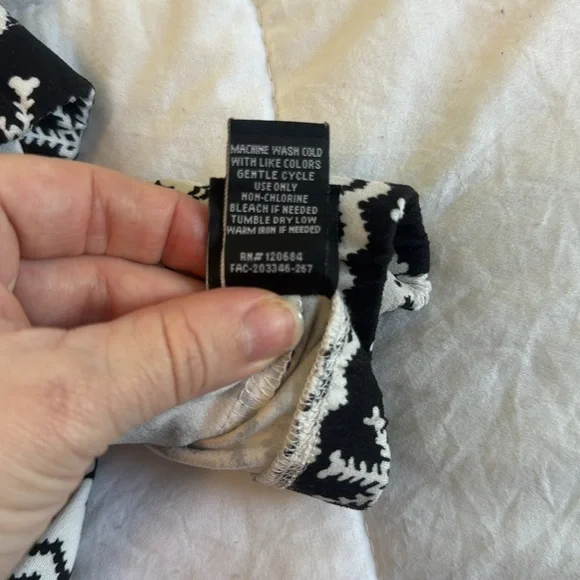 Disney Black and White Faire Isle Christmas Leggings - Butter Soft - Picture 4 of 5